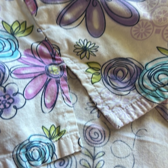 Scrub top - Picture 6 of 7